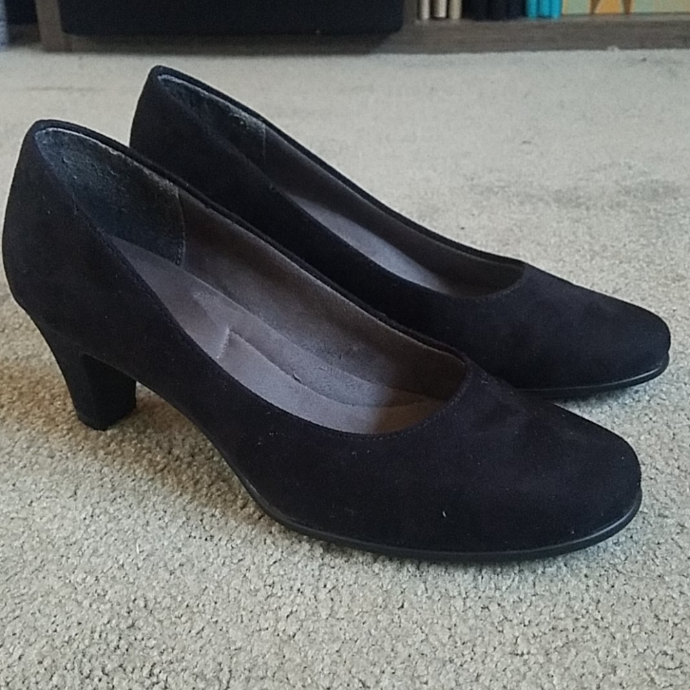 Aerosoles A2 Black Suede Round Toe Heel 1.5 inch 7